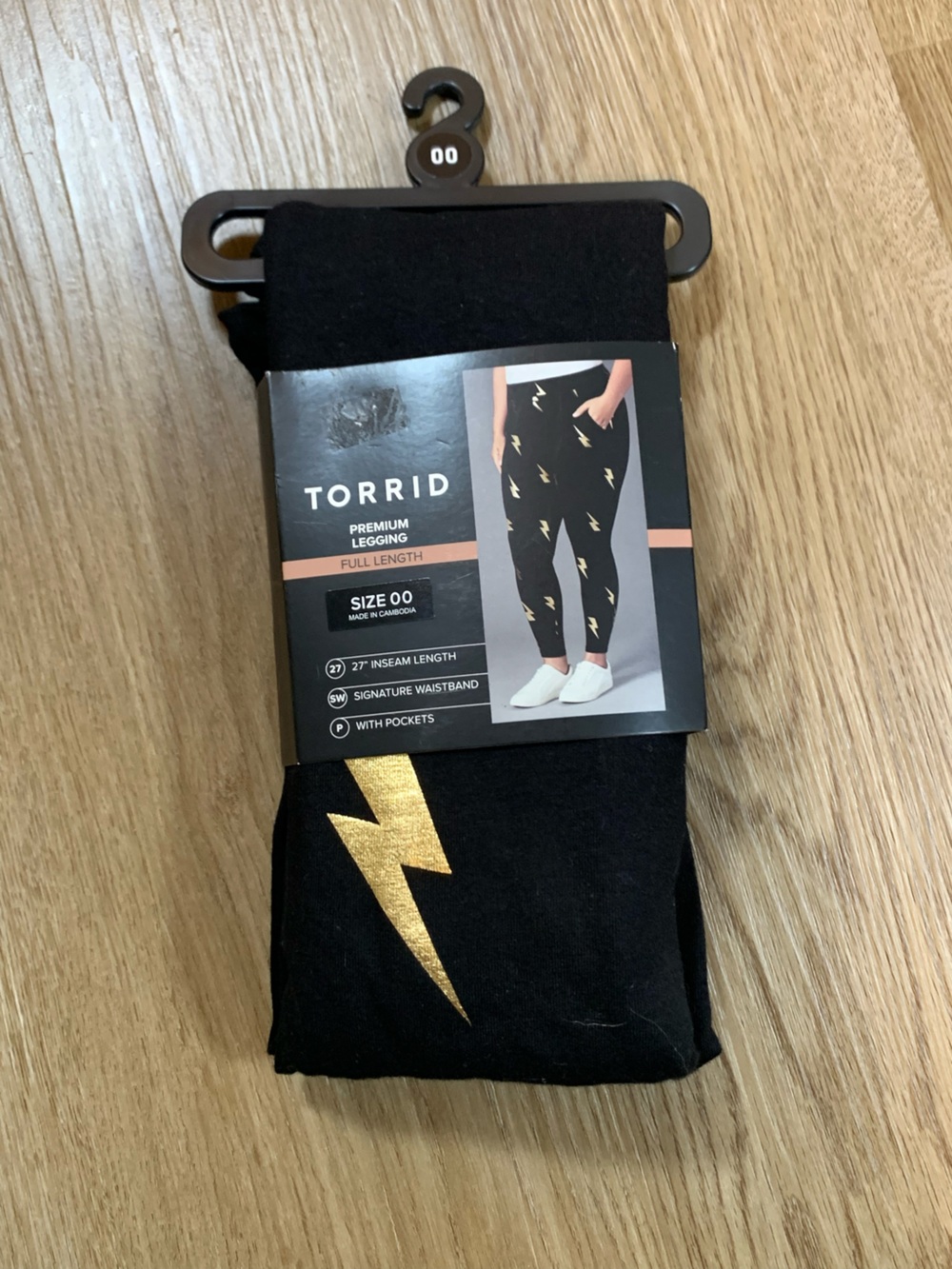 NWT Torrid Premium Leggings Lightening Bolts Black Gold Size Medium 27” inseam